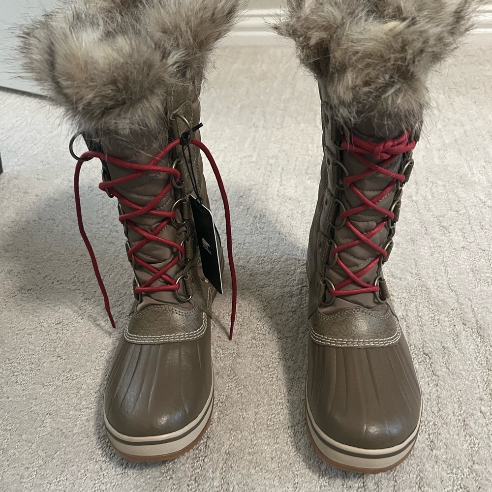 NWT Sorel Tofino II Size 8.5